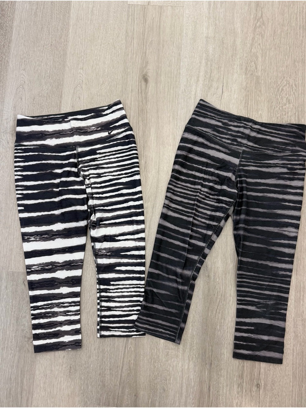 Nike Black & White Striped Capri Leggings Set